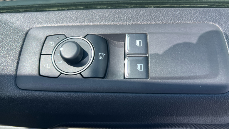 Ford Transit Custom E-320 L1 Rwd 100kW 65kWh H1 Van Limited Auto